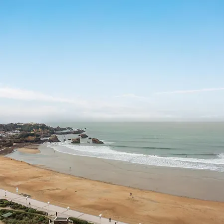 Les Pieds Dans L'eau A * Biarritz